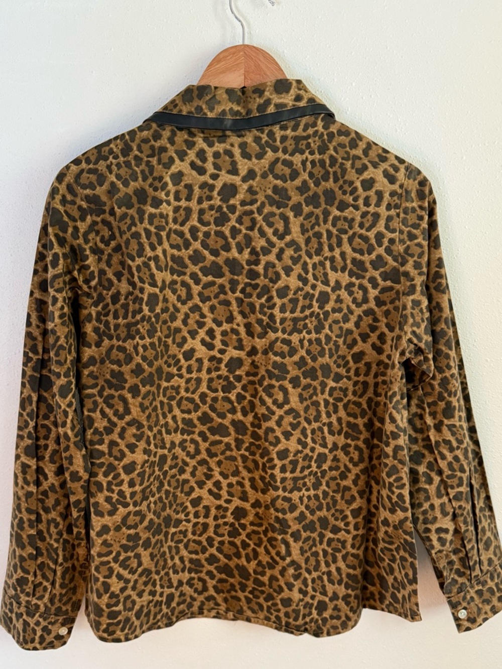 Leopard Print Button Down Shirt Faux Leather Trim Utility Top Women S - Picture 6 of 6